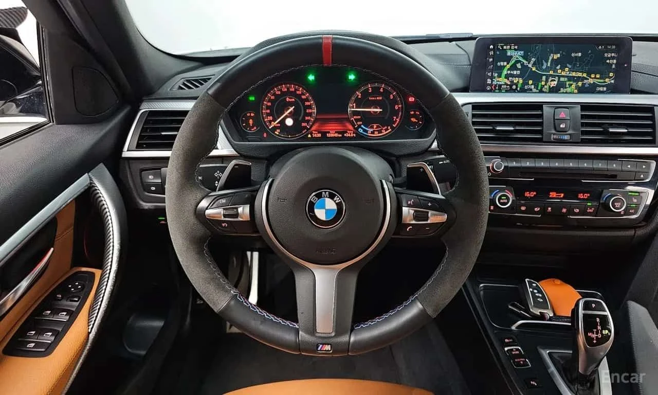 BMW 330 * M Sport Shadow * ОПЦИЯ ЗА ФИНАНСИРАНЕ, снимка 12 - Автомобили и джипове - 55647386