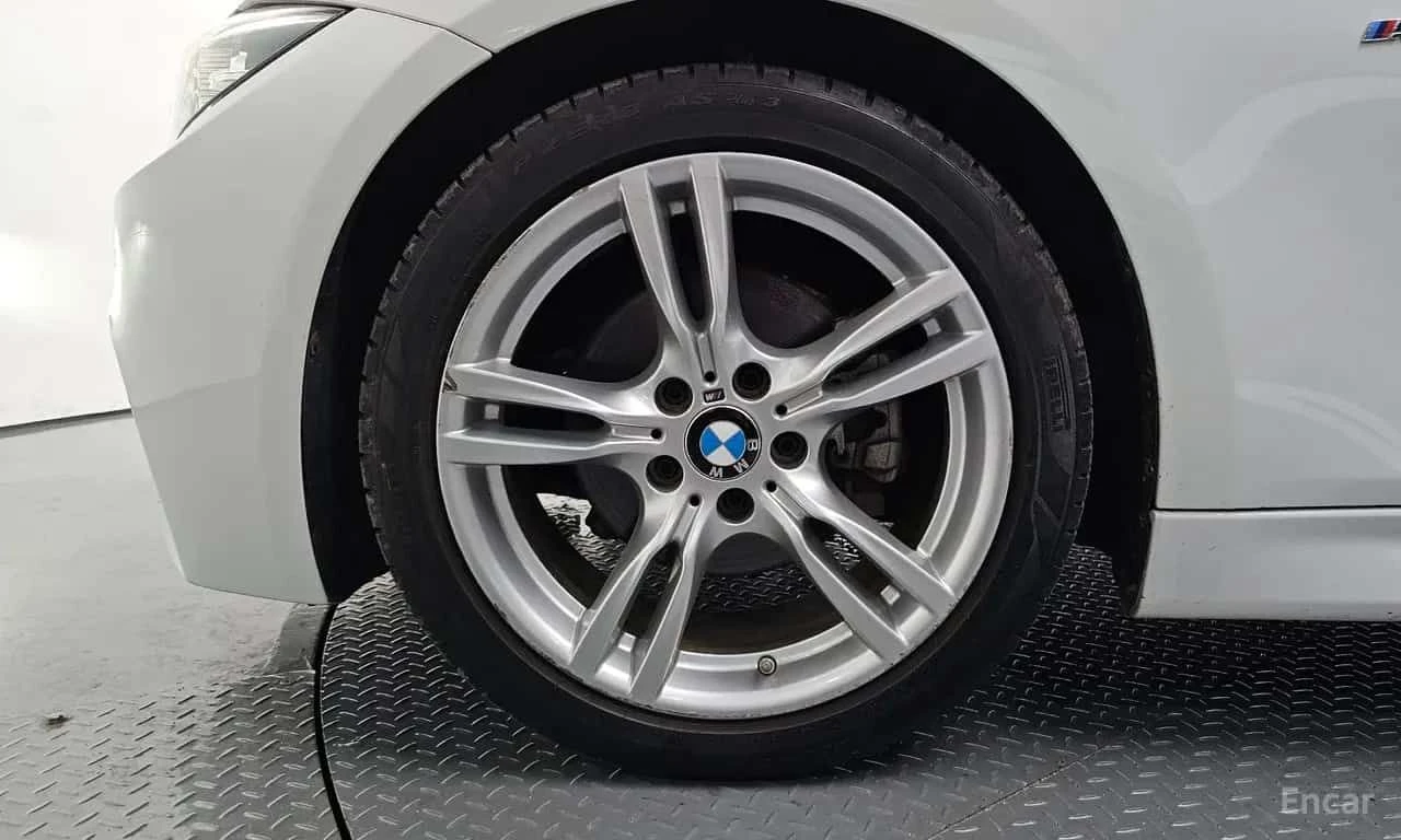 BMW 330 * M Sport Shadow * ОПЦИЯ ЗА ФИНАНСИРАНЕ, снимка 5 - Автомобили и джипове - 55647386