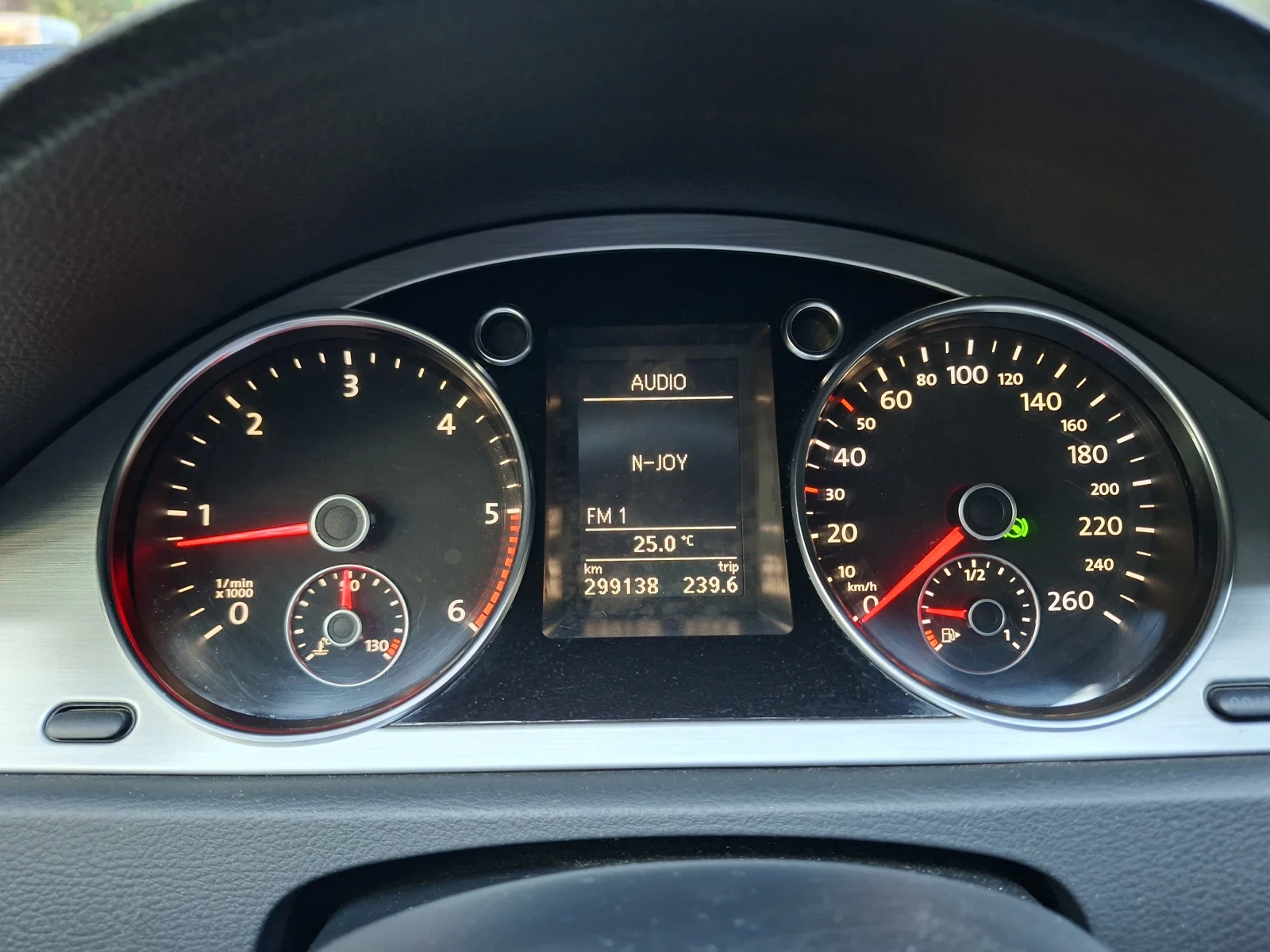 VW Passat 2.0 TDI, снимка 12 - Автомобили и джипове - 55742930
