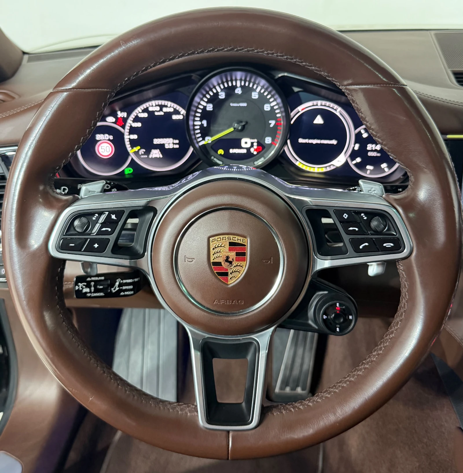 Porsche Panamera 4 E-Hybrid* Sport Turismo* BOSE* Chrono* Pano, снимка 13 - Автомобили и джипове - 56007321