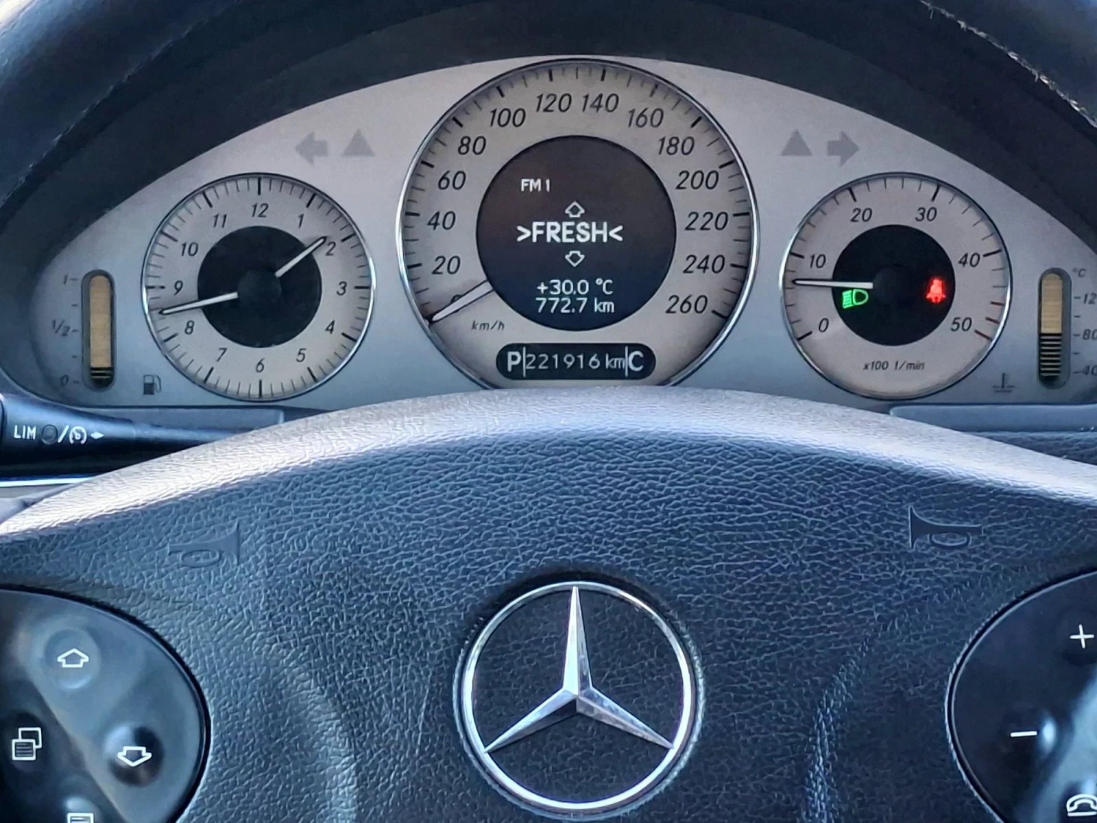 Mercedes-Benz E 320 Редови , снимка 15 - Автомобили и джипове - 56298793