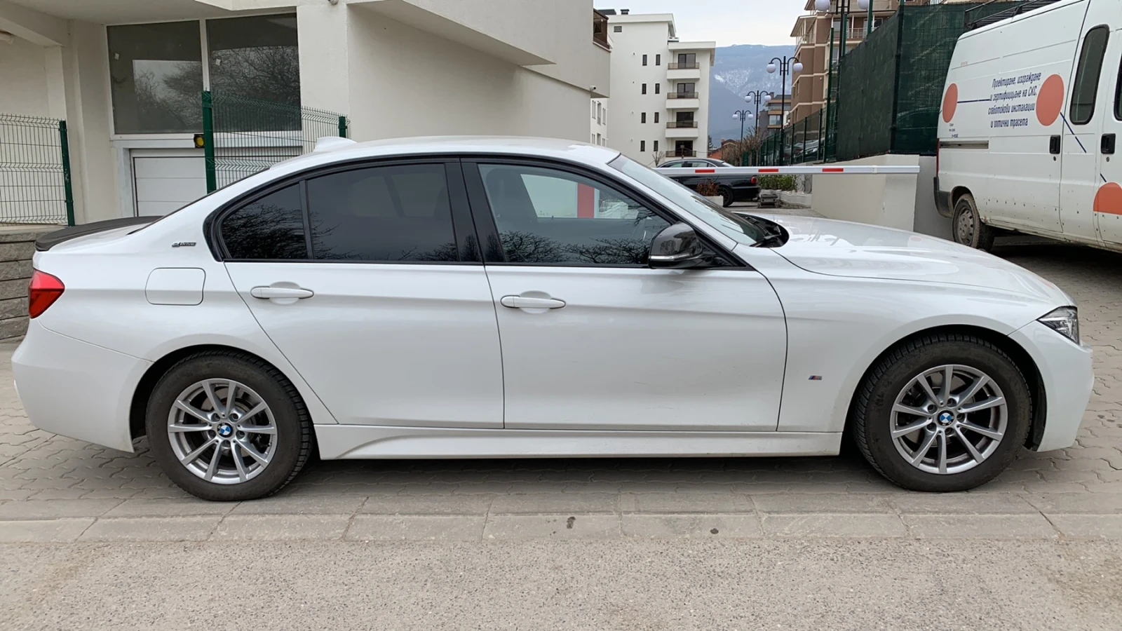 BMW 330 e iPerformance M, снимка 3 - Автомобили и джипове - 56538212