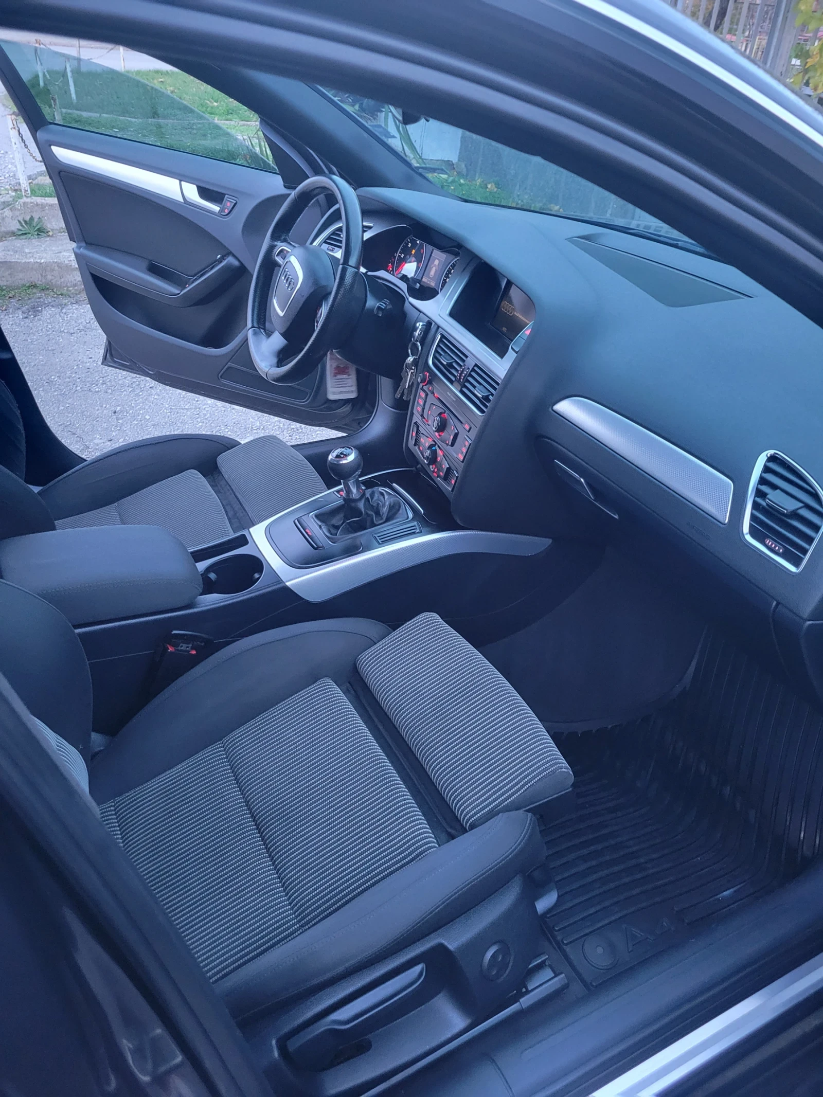 Audi A4 A4 Avant 2.0 TDI, снимка 6 - Автомобили и джипове - 56538374