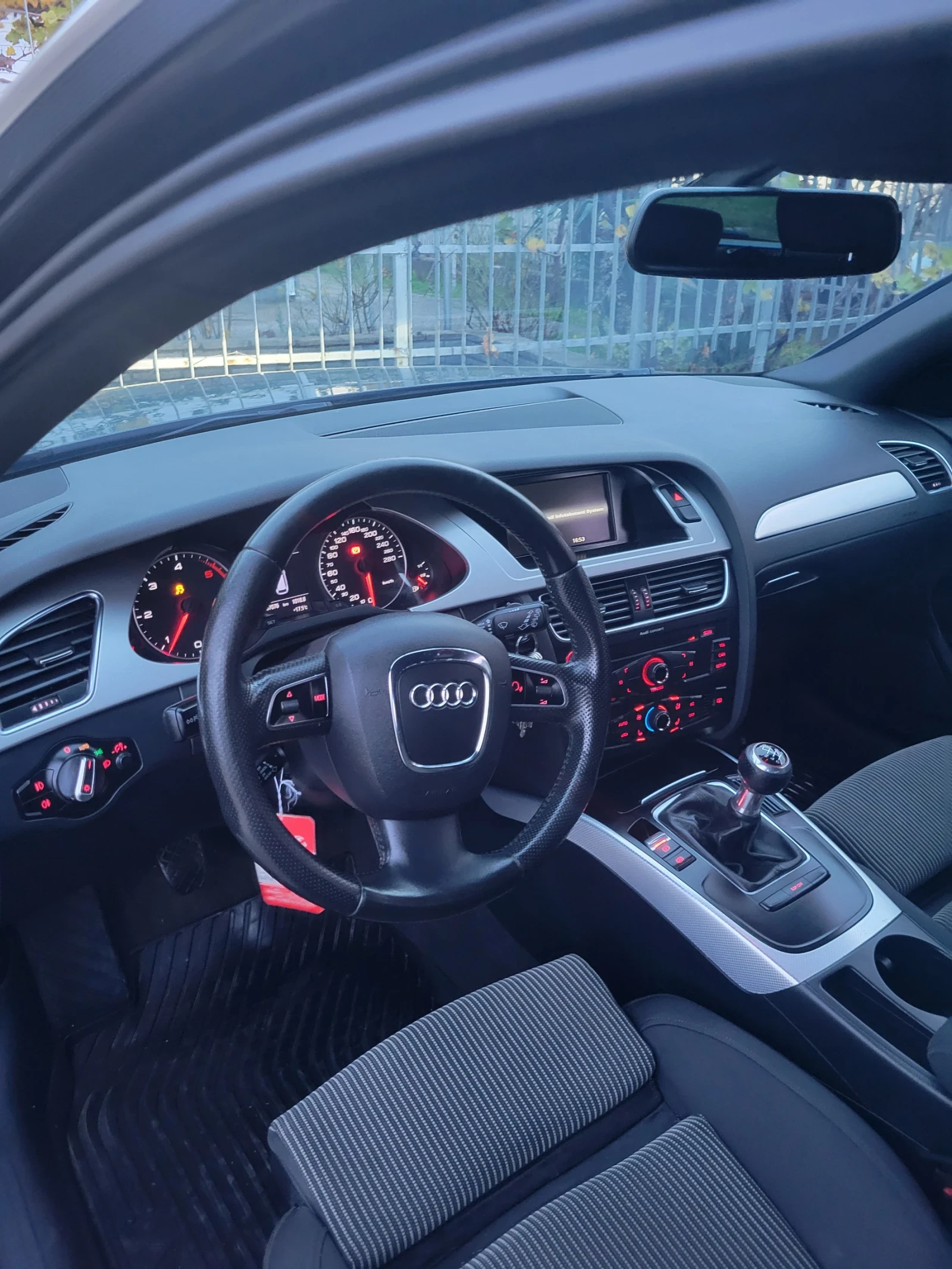 Audi A4 A4 Avant 2.0 TDI, снимка 3 - Автомобили и джипове - 56538374