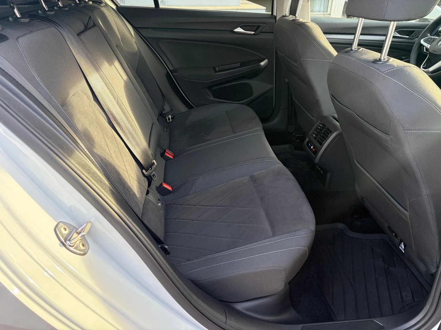 VW Golf, снимка 8 - Автомобили и джипове - 56633678