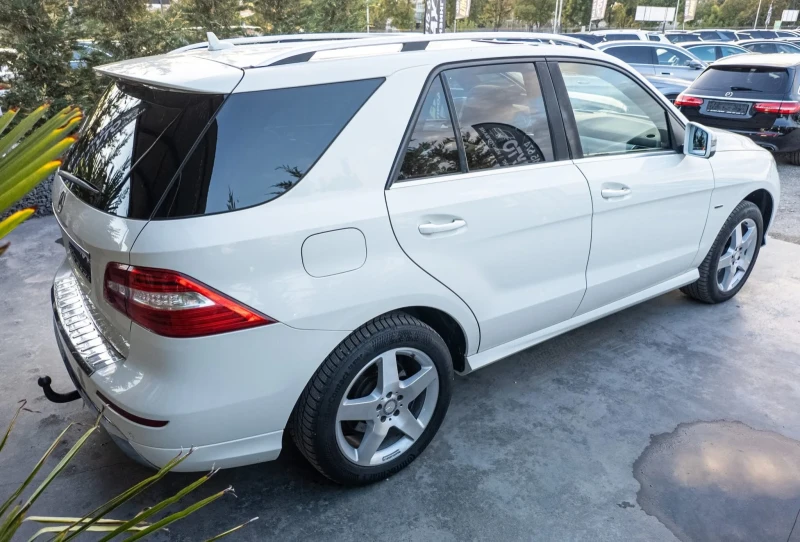 Mercedes-Benz ML 350 D 4 MATIC FULL AMG PACK ЛИЗИНГ 100%, снимка 8 - Автомобили и джипове - 52150191