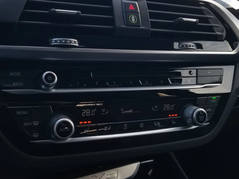 BMW X3 DISTRONIC* PANO* LANE* HUD* ЩОРИ* AMBIENT* FULL MA, снимка 14 - Автомобили и джипове - 53285866