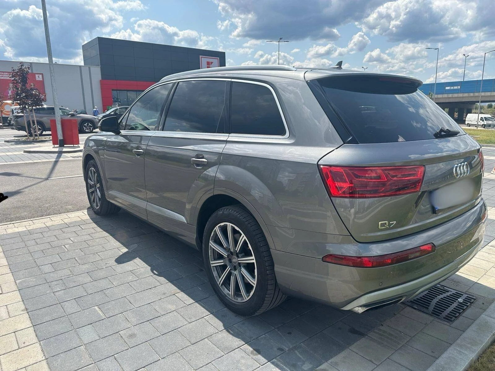 Audi Q7 ПРУЖИНИ* PANO* ПОДГР* ОБДУХ* КАМЕРА* KEYLESS* 6+ 1 - изображение 4