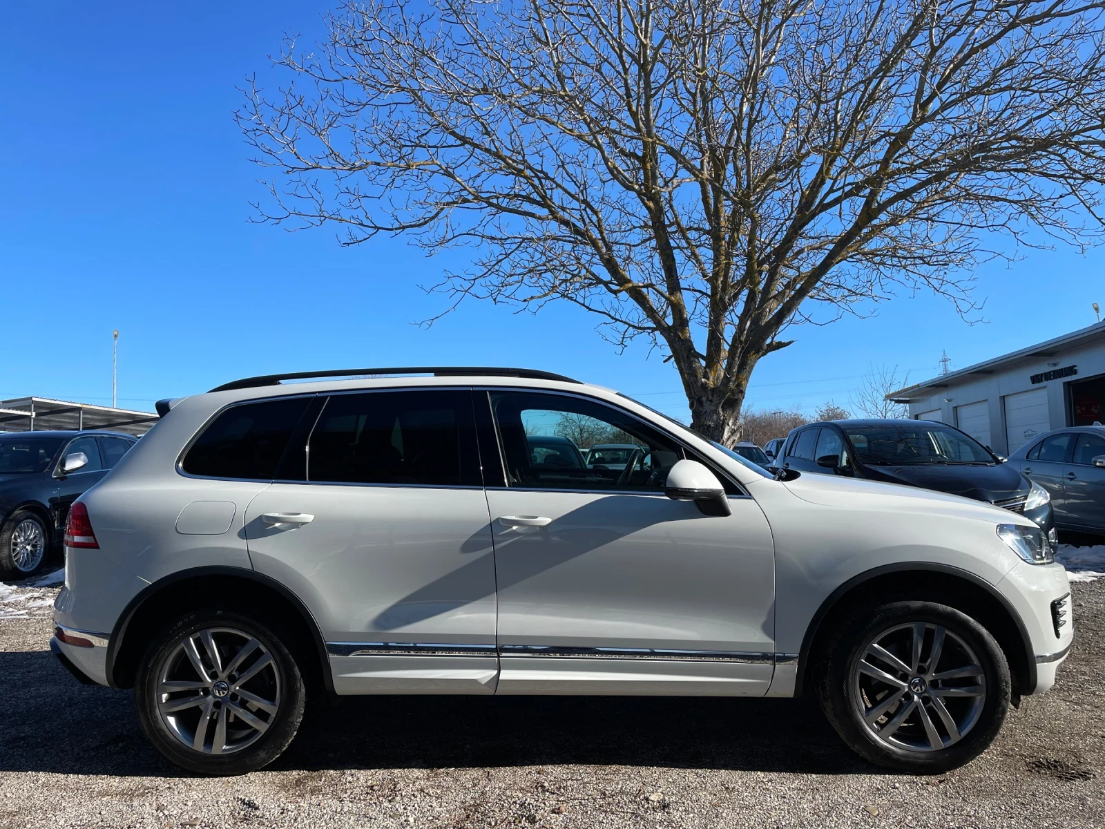 VW Touareg Facelift/R Line/Navi/Camera/262к.с - изображение 4