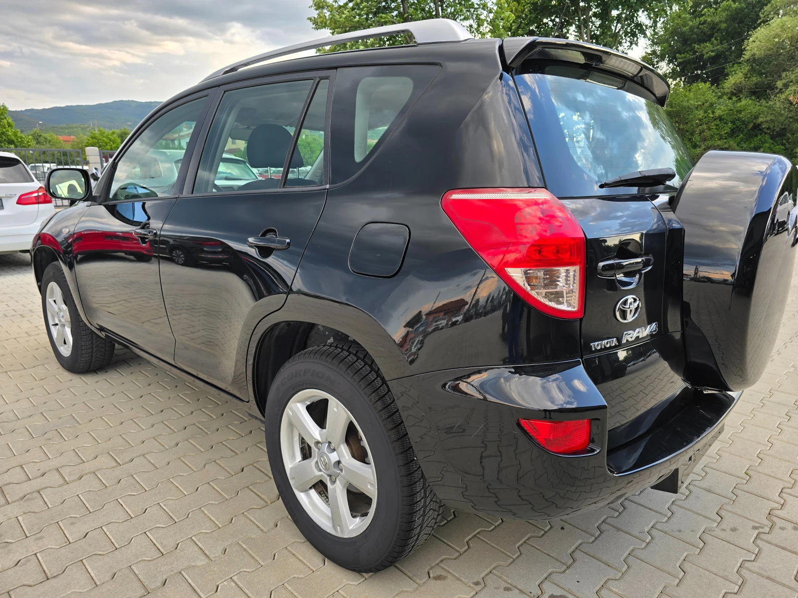 Toyota Rav4 2.2 D4D, 136к.с., 6 ск., Само 134853км.! - изображение 5