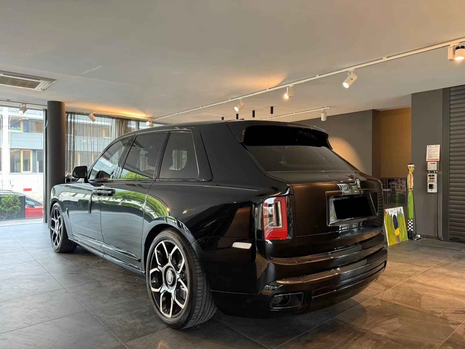 Rolls-Royce Cullinan Black Badge - изображение 5