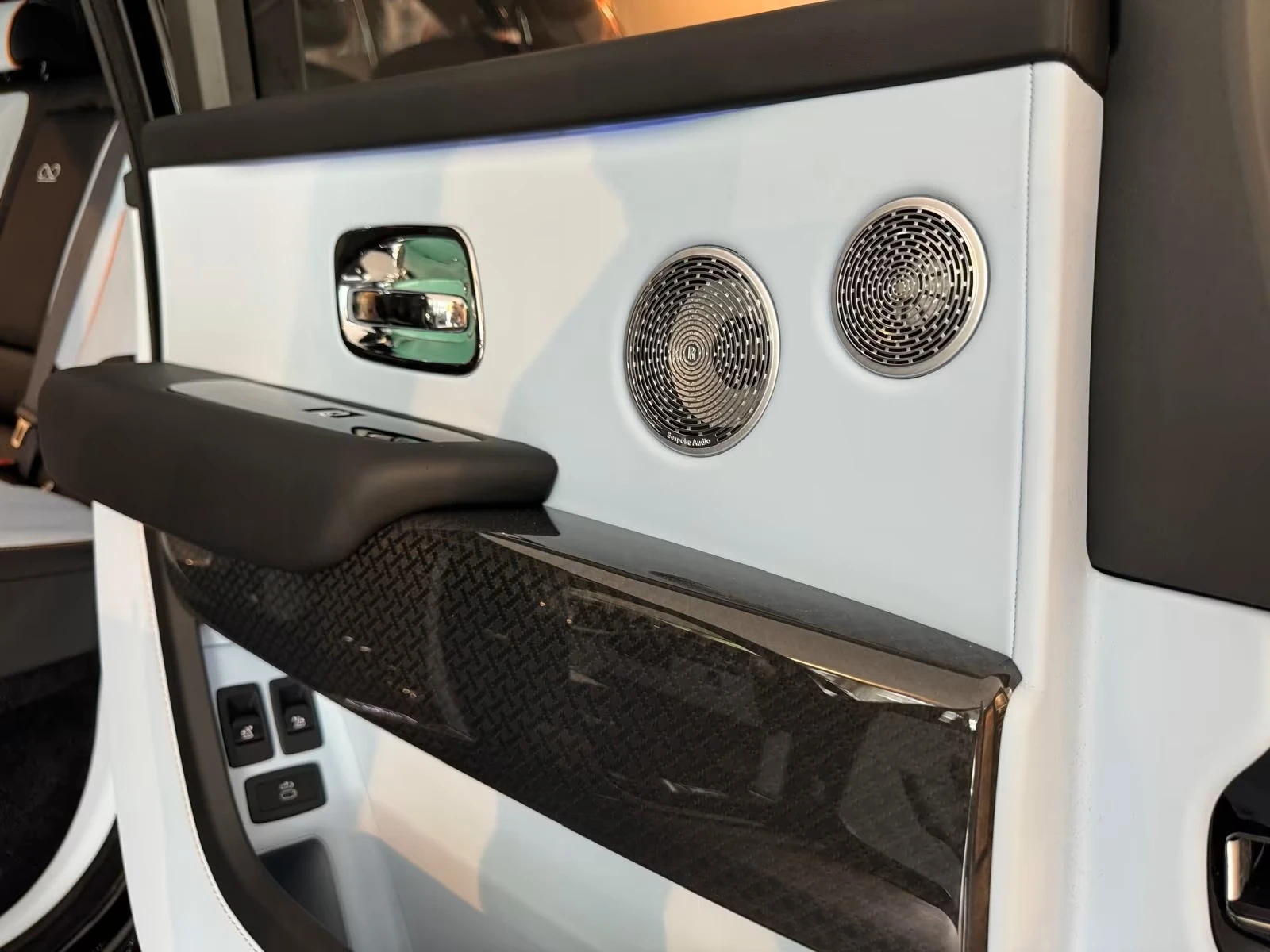 Rolls-Royce Cullinan Black Badge, снимка 12 - Автомобили и джипове - 53769692