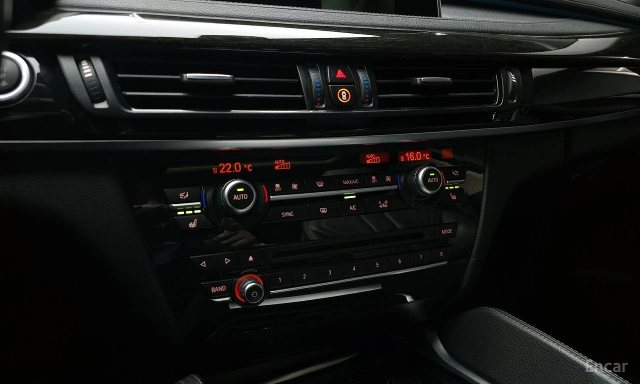BMW X6 xDRIVE* 30d* ПОДГРЕВ* НАВИГАЦИЯ* 360 КАМЕРА, снимка 9 - Автомобили и джипове - 54968877