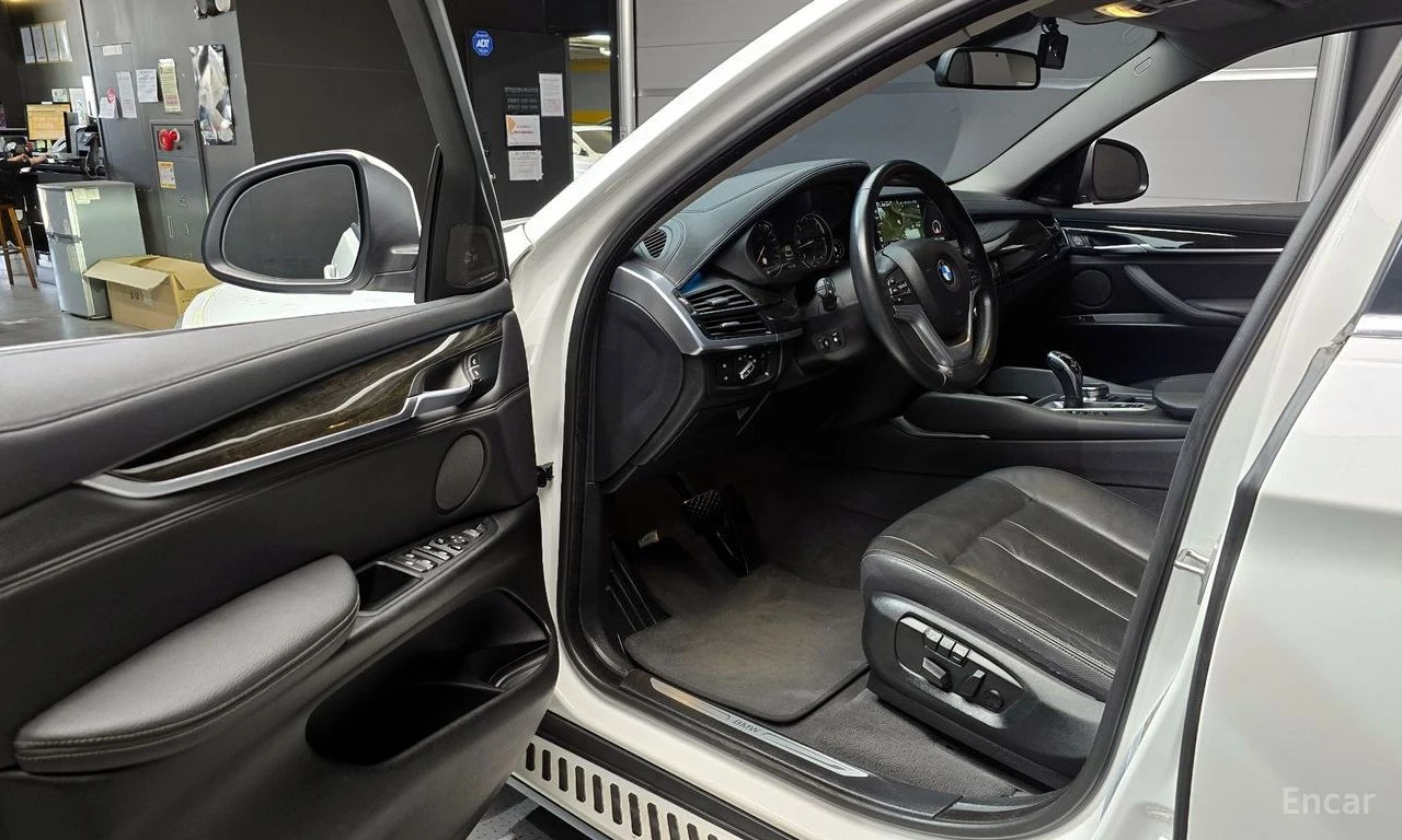 BMW X6 xDRIVE* 30d* ПОДГРЕВ* НАВИГАЦИЯ* 360 КАМЕРА, снимка 4 - Автомобили и джипове - 54968877