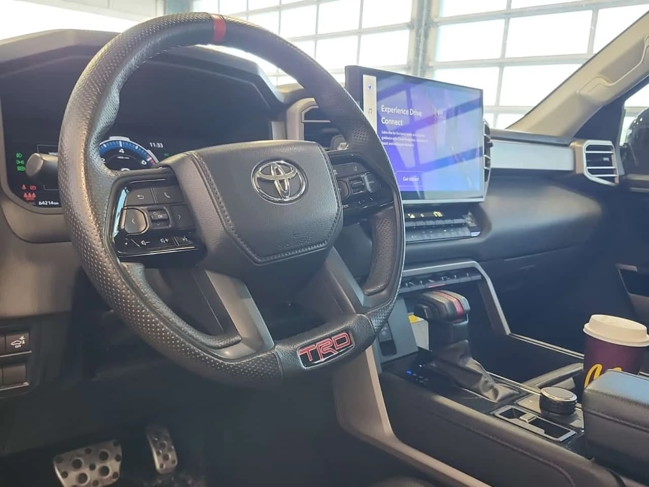 Toyota Tundra  LIMITED HYBRID CREW CAB SHORT BED , снимка 10 - Автомобили и джипове - 55180342