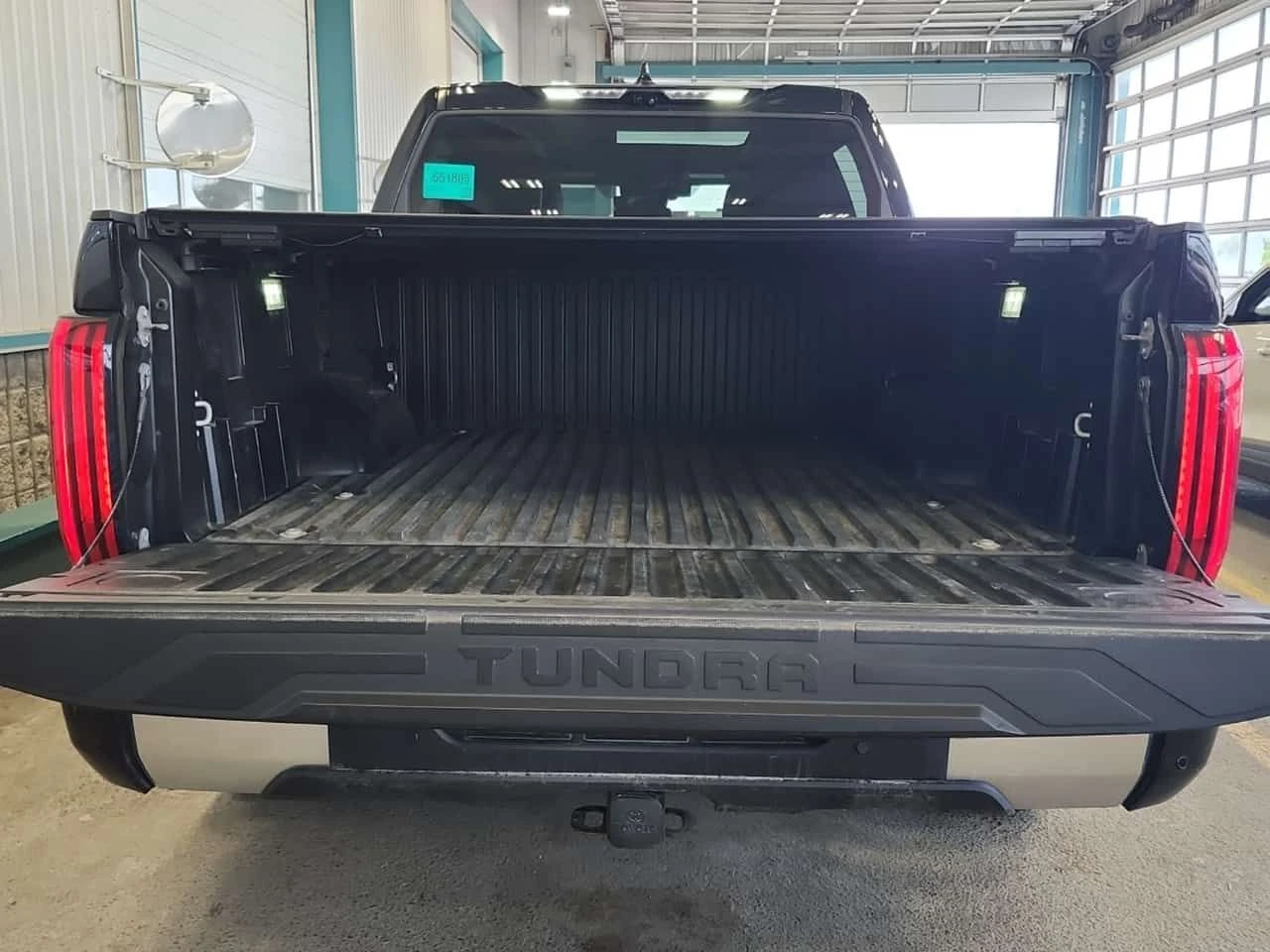 Toyota Tundra  LIMITED HYBRID CREW CAB SHORT BED , снимка 5 - Автомобили и джипове - 55180342