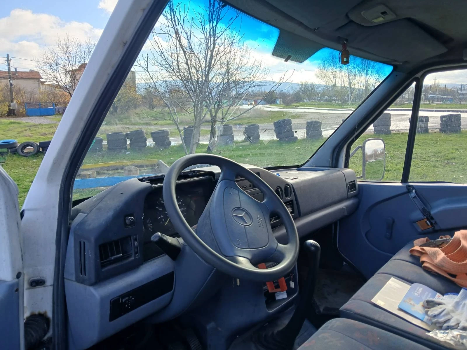 Mercedes-Benz 412  - изображение 9