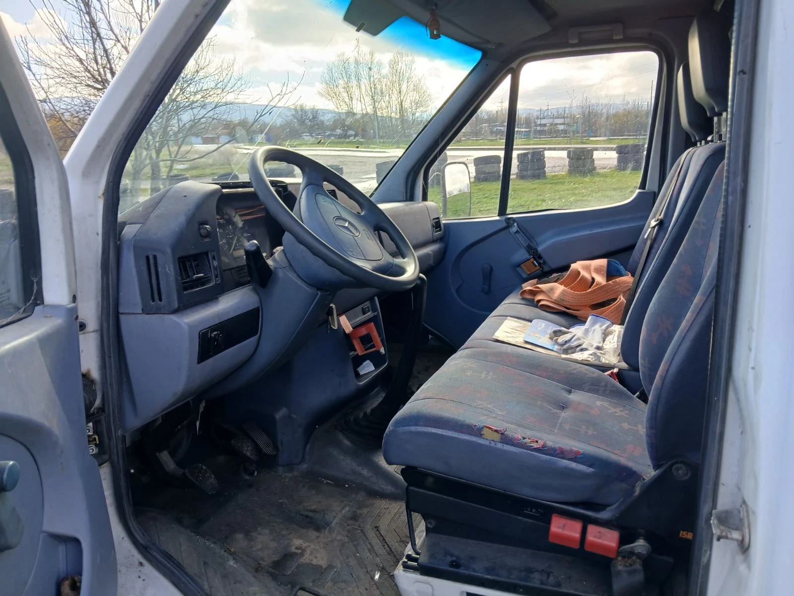 Mercedes-Benz 412  - изображение 7