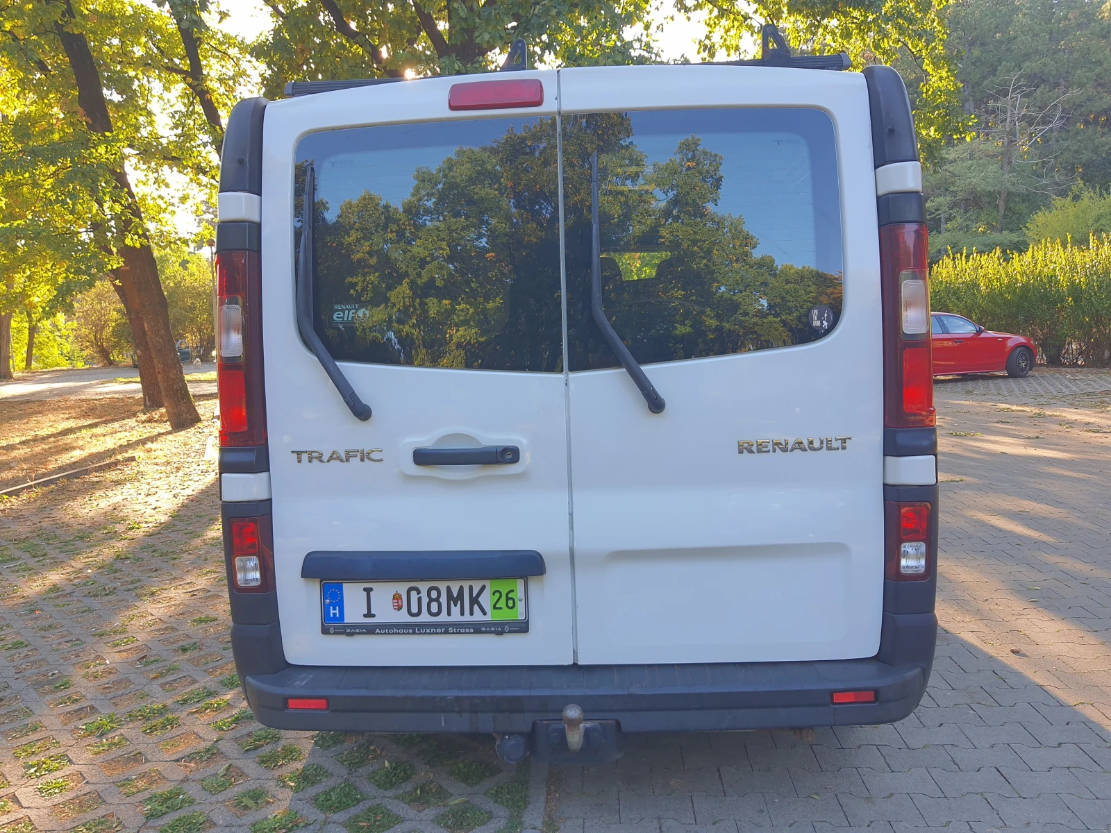 Renault Trafic 1.6dci, снимка 6 - Бусове и автобуси - 56340210