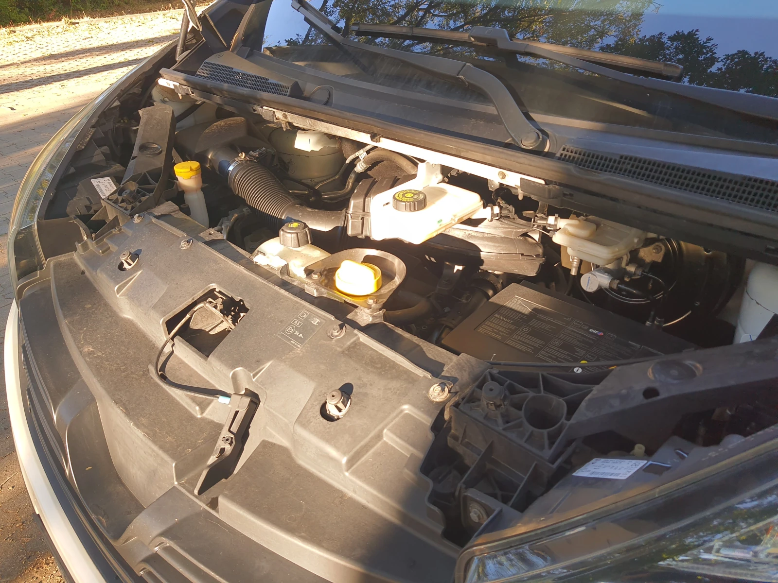 Renault Trafic 1.6dci, снимка 13 - Бусове и автобуси - 56340210