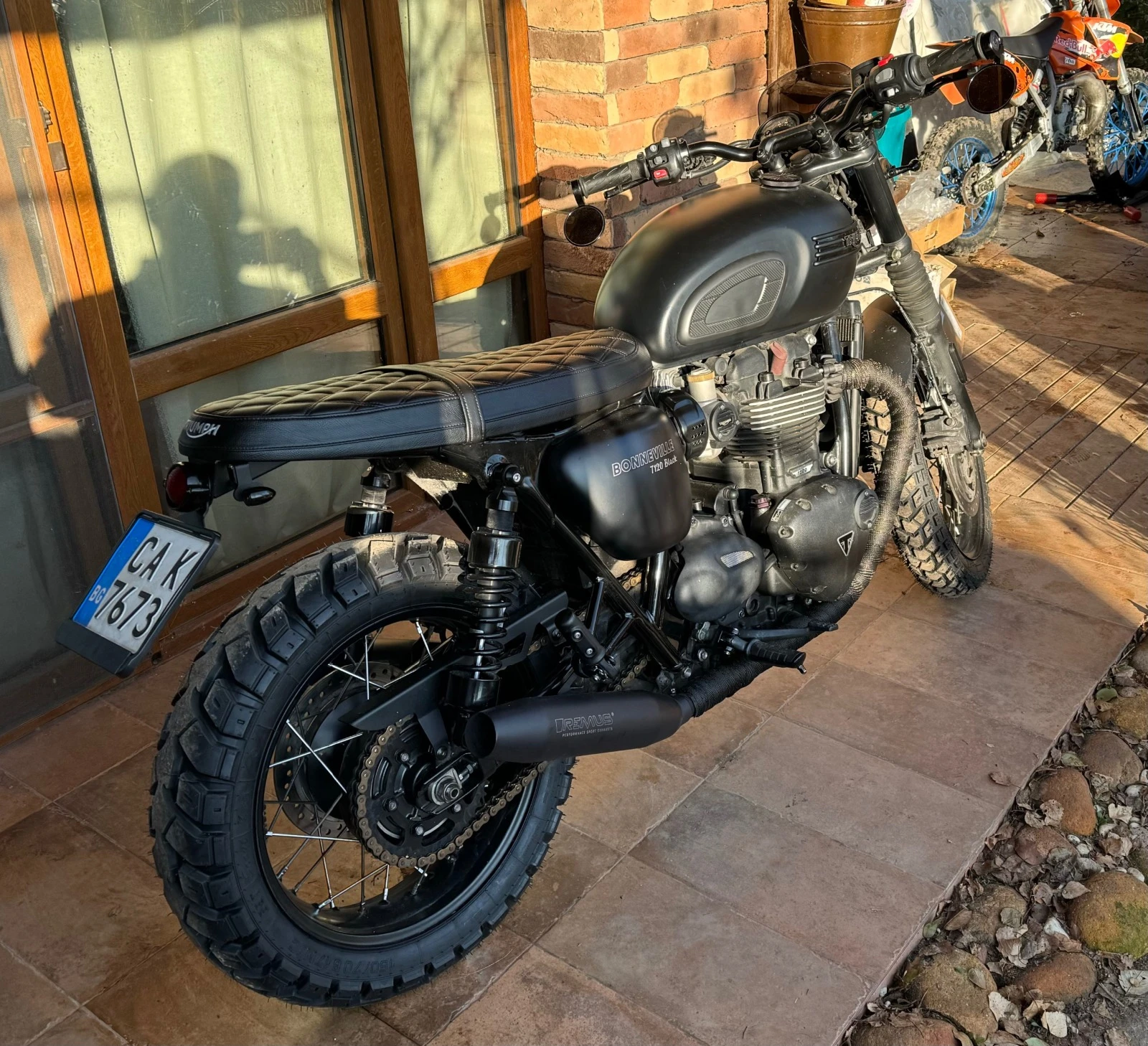 Triumph Bonneville T120 black - изображение 4