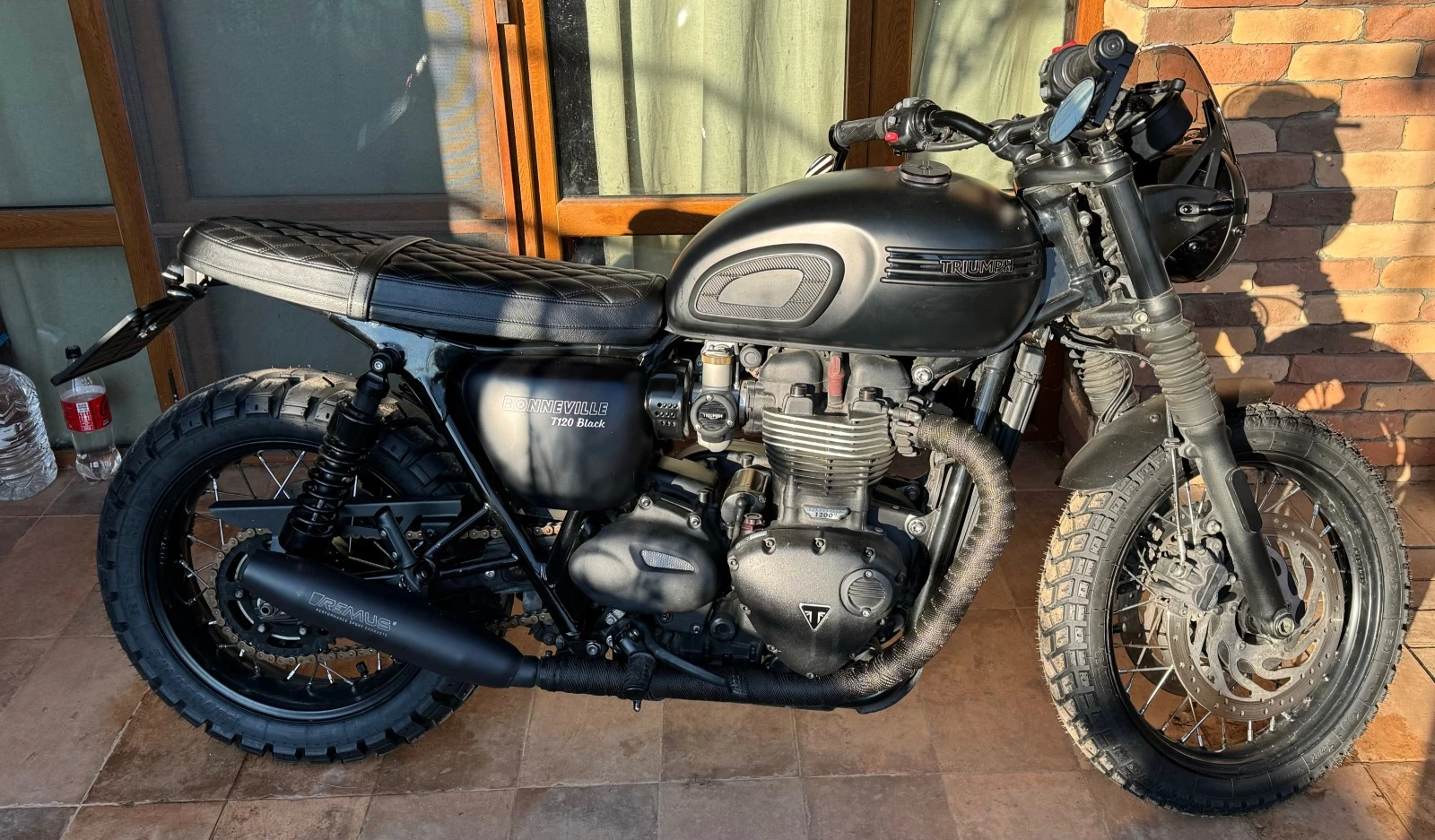 Triumph Bonneville T120 black - изображение 3