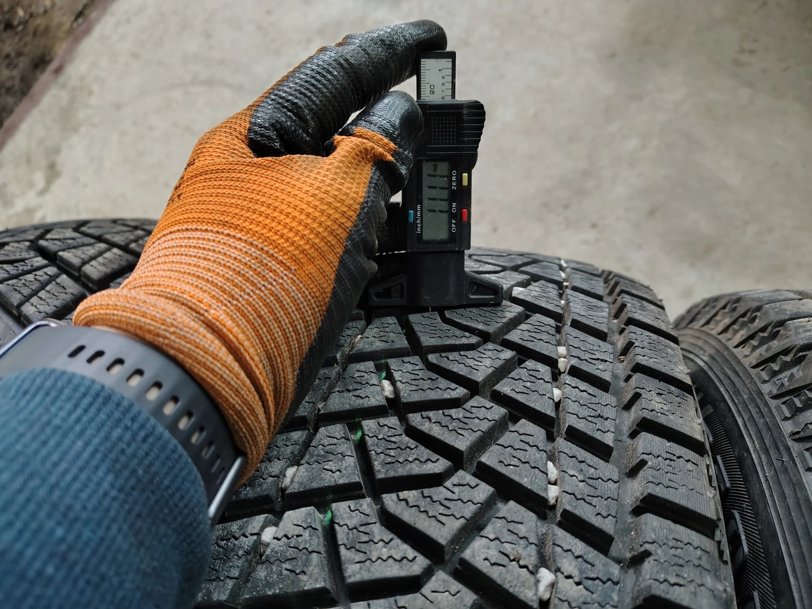 ���� 225/70R15 | Mobile.bg � ����������� 4