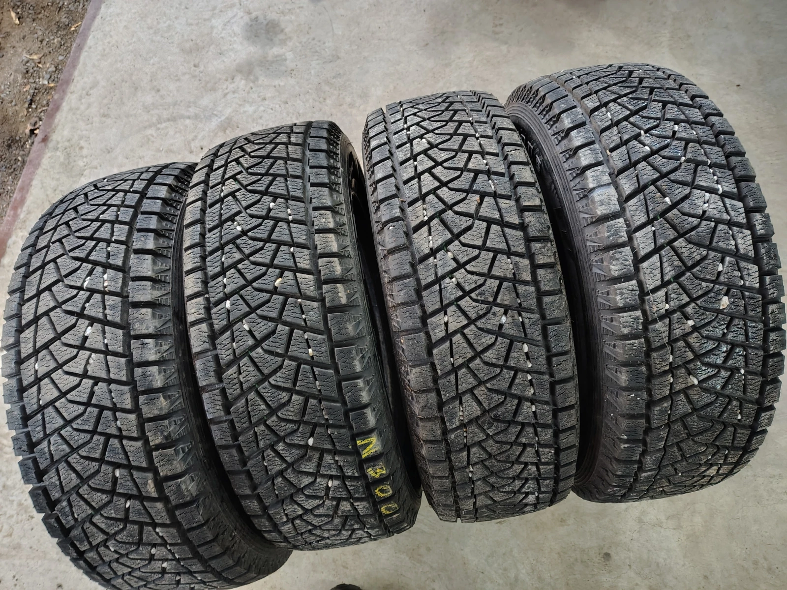 ���� 225/70R15 | Mobile.bg � ����������� 1