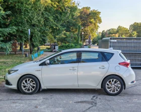 Toyota Auris HYBRID ГАРАНЦИЯ ПЪЛНА СЕРВИЗНА ИСТОРИЯ, снимка 4