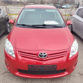 ������ Toyota Auris