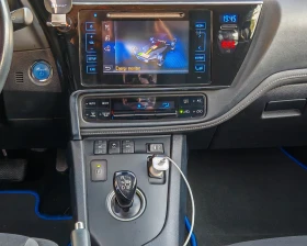 Toyota Auris HYBRID ГАРАНЦИЯ ПЪЛНА СЕРВИЗНА ИСТОРИЯ | Auto.bg — изображение 13