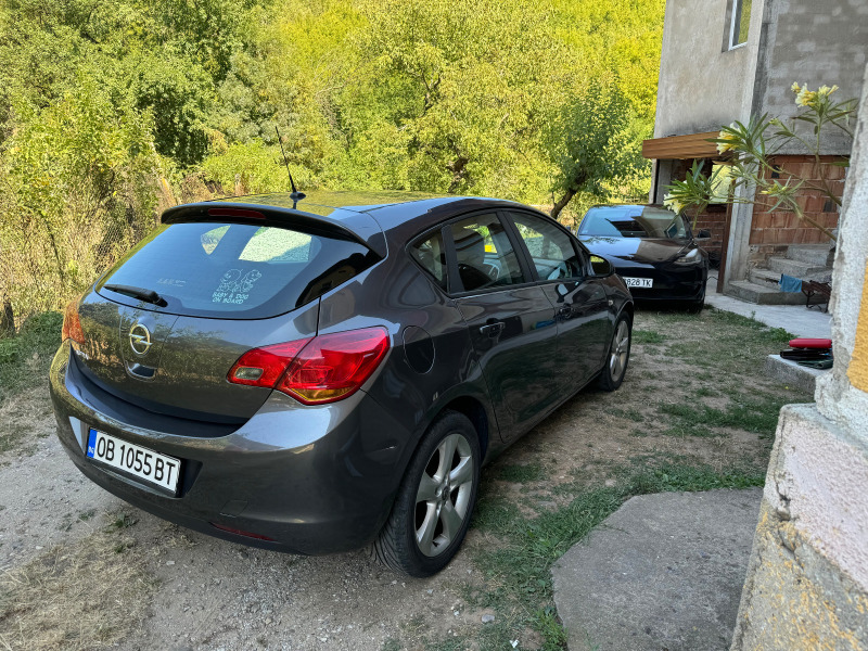 Opel Astra, снимка 6 - Автомобили и джипове - 47285935