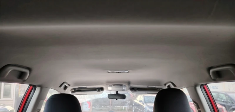 Toyota Auris 1.6i/SOLL, снимка 17 - Автомобили и джипове - 53156408