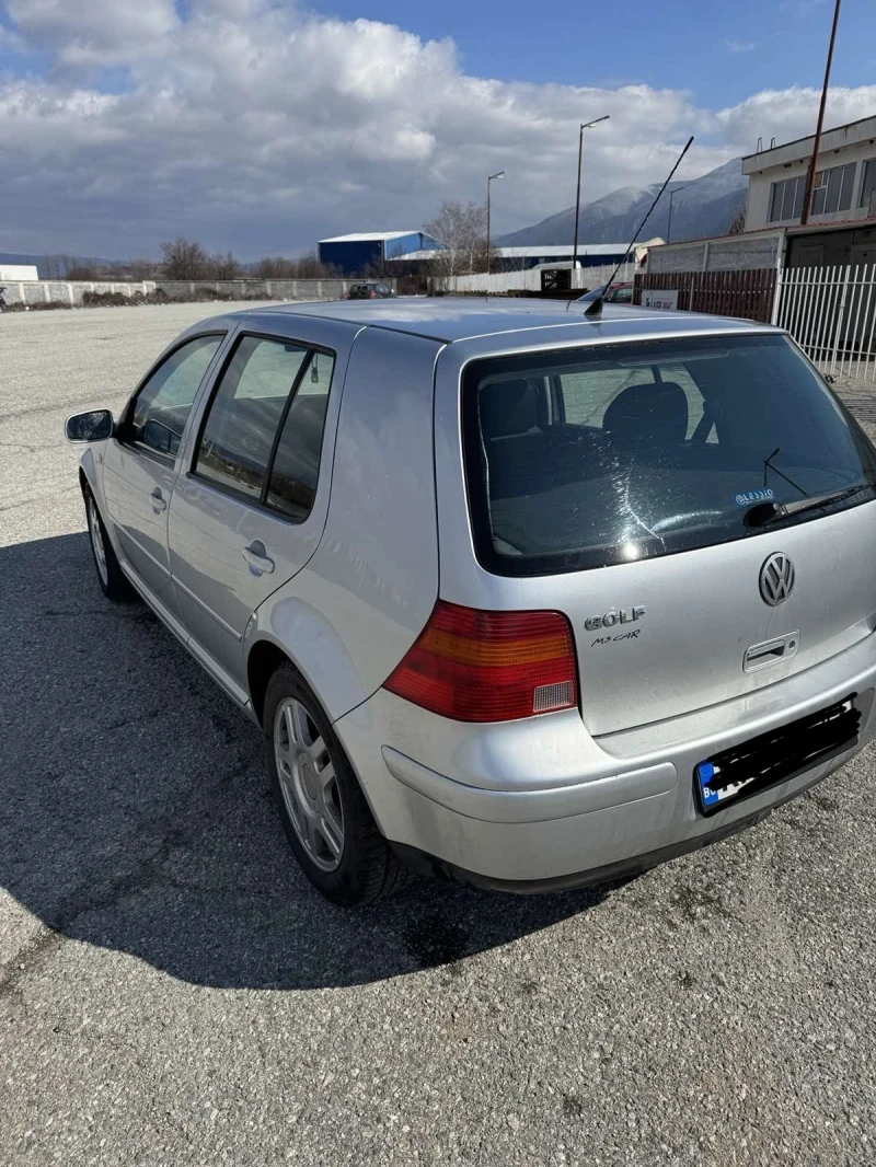 VW Golf 1.6, снимка 6 - Автомобили и джипове - 53170602
