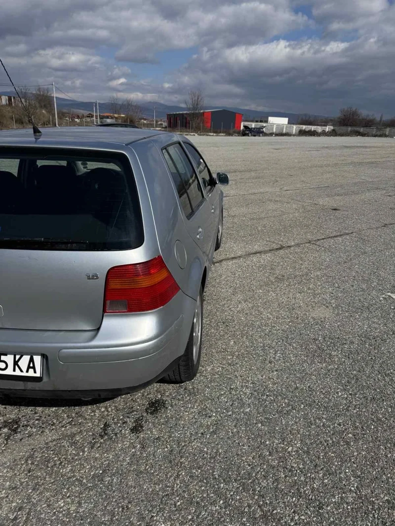 VW Golf 1.6, снимка 5 - Автомобили и джипове - 53170602