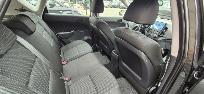 Hyundai I30 1.4 NAVIGACIA, снимка 13 - Автомобили и джипове - 53231013