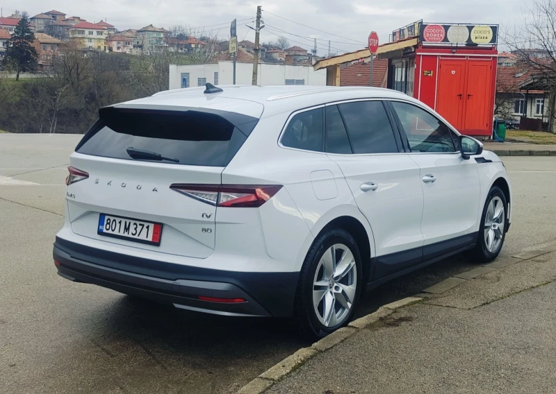 Skoda Enyaq IV 80/ACC/Loft 13-инчов дисплей/Памет/82kwh, снимка 5 - Автомобили и джипове - 53436347