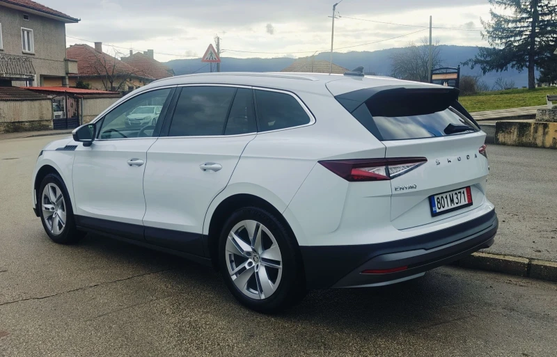 Skoda Enyaq IV 80/ACC/Loft 13-инчов дисплей/Памет/82kwh, снимка 7 - Автомобили и джипове - 53436347