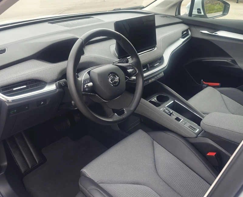 Skoda Enyaq IV 80/ACC/Loft 13-инчов дисплей/Памет/82kwh, снимка 12 - Автомобили и джипове - 53436347