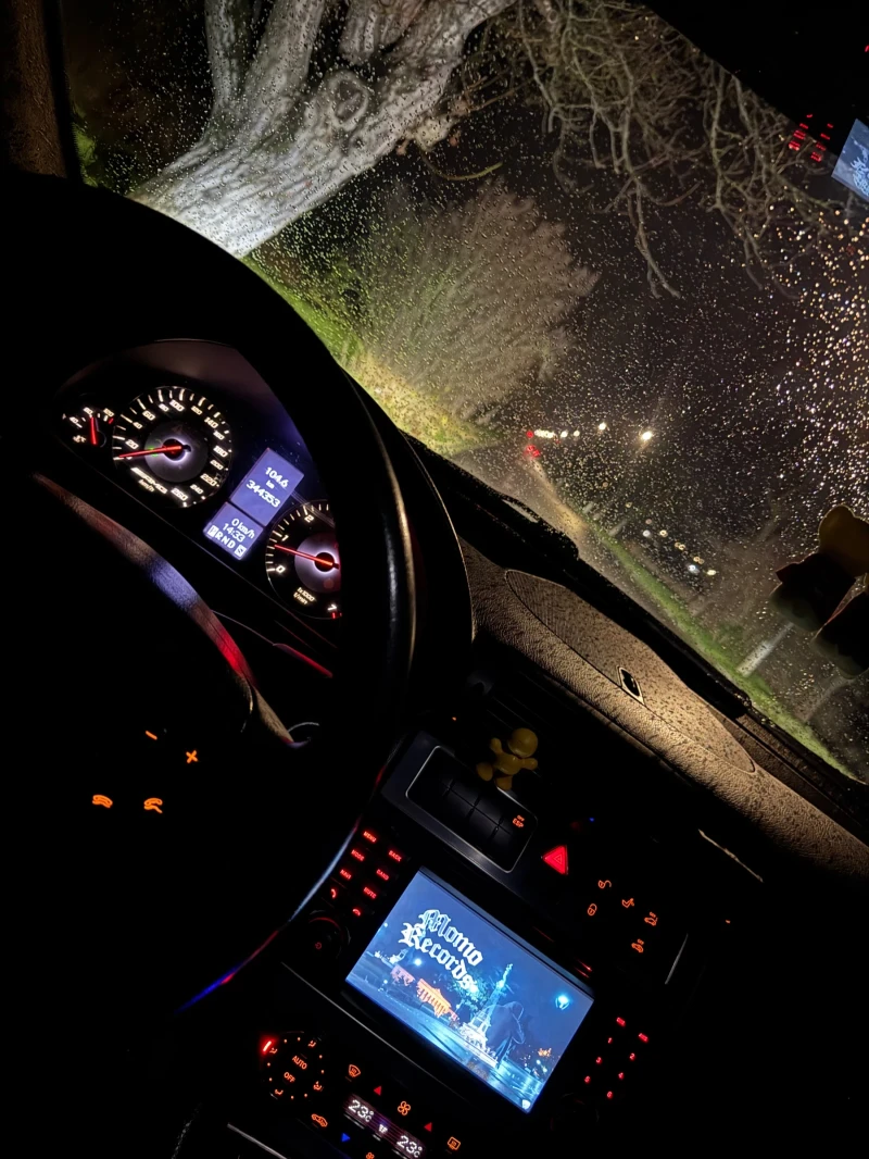 Mercedes-Benz C 320 AMG пакет, снимка 12 - Автомобили и джипове - 53500913