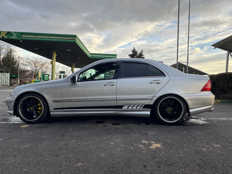 Mercedes-Benz C 320 AMG пакет, снимка 6 - Автомобили и джипове - 53500913