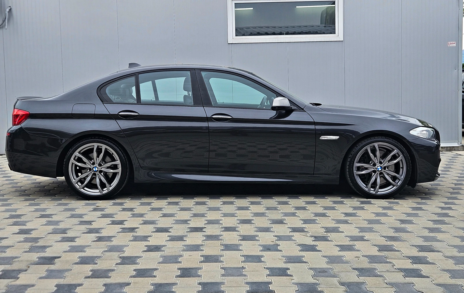 BMW 550 M/XD/GERMANY/TV/HUD/DISTR/360CAM/ВАКУУМ/ПОДГРЕВ/LI - изображение 4