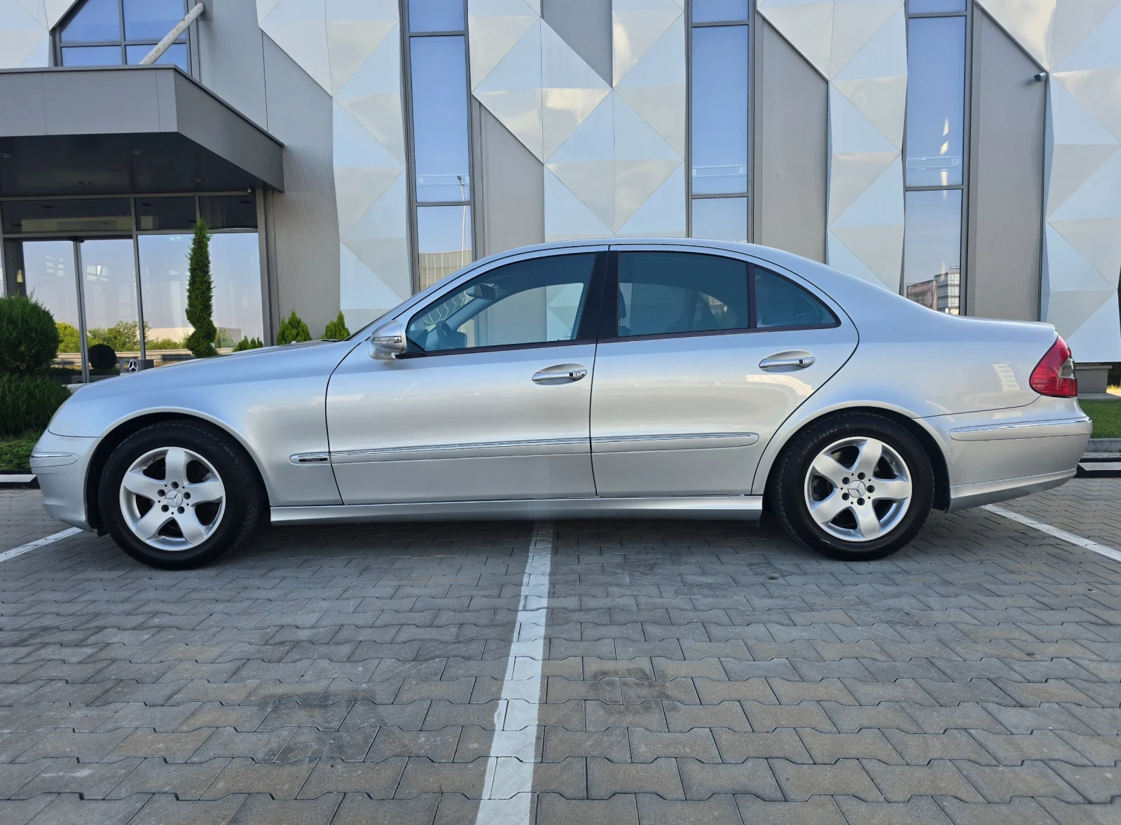 Mercedes-Benz E 320 Cdi Avantgarde.Facelift.Keyless.Harman/Kardon. - изображение 5
