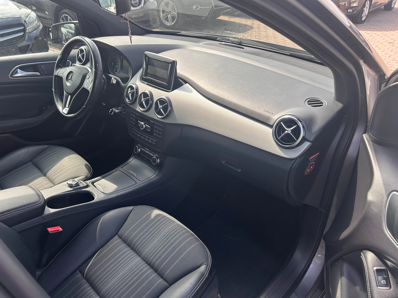 Mercedes-Benz B 180 AVTOMAT/NAVI/KOJA/PANORAMA EURO 6 | Mobile.bg   11