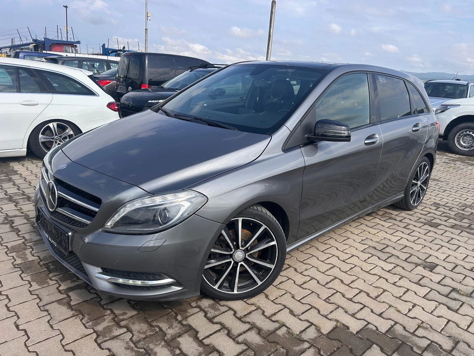 Mercedes-Benz B 180 AVTOMAT/NAVI/KOJA/PANORAMA EURO 6 | Mobile.bg   1
