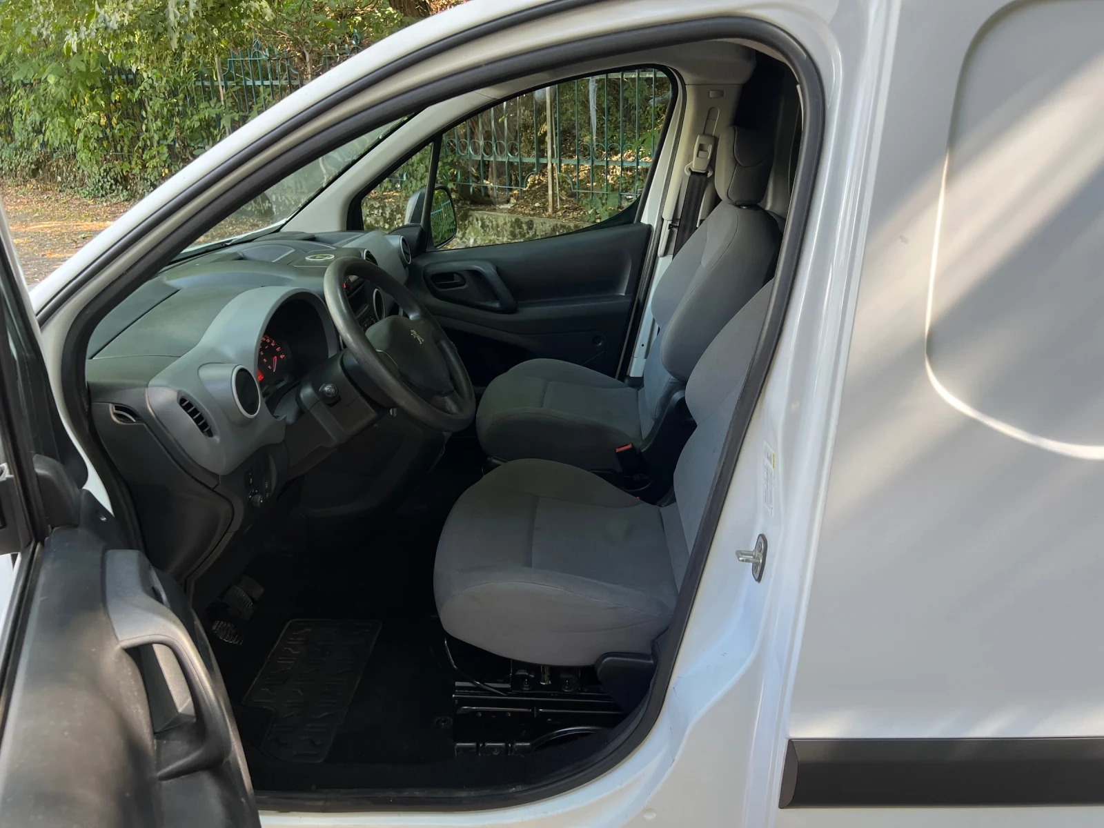 Peugeot Partner 1.6HDI | Mobile.bg — изображение 12