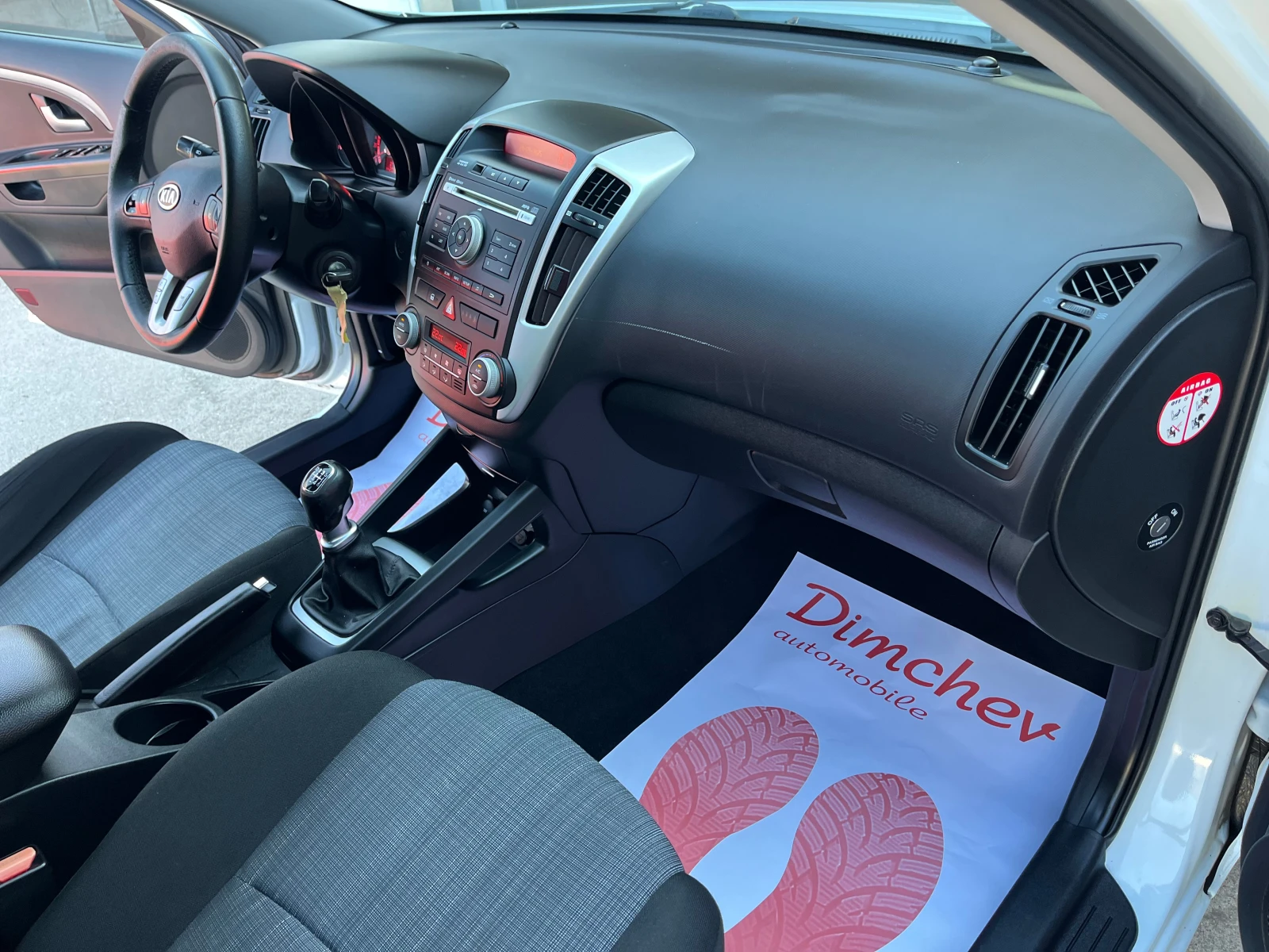 Kia Ceed 1.6 Diesel 115k.c - изображение 10