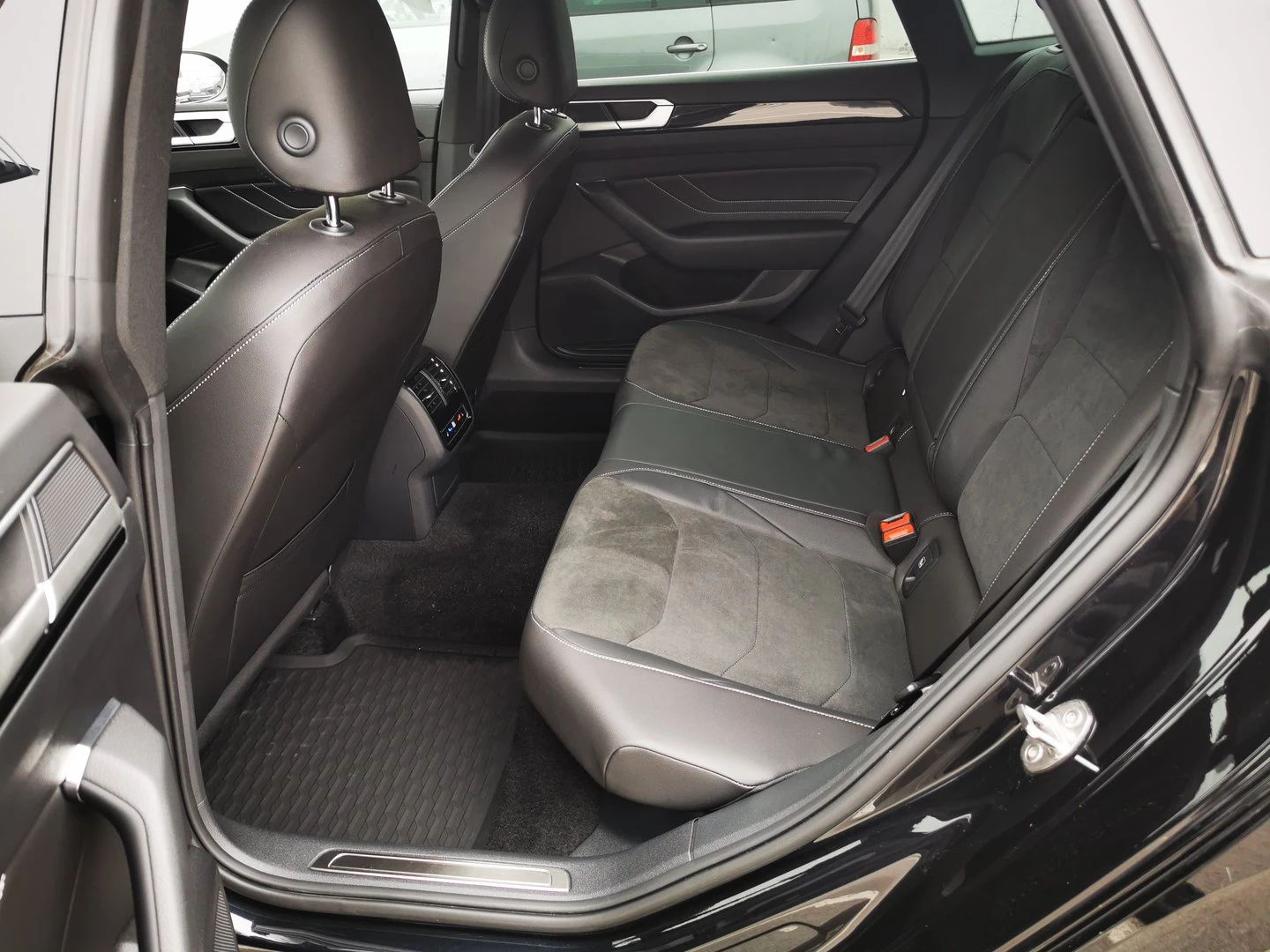 VW Arteon R-Line 2.0 TDI SCR 4MOT DSG | Mobile.bg   7