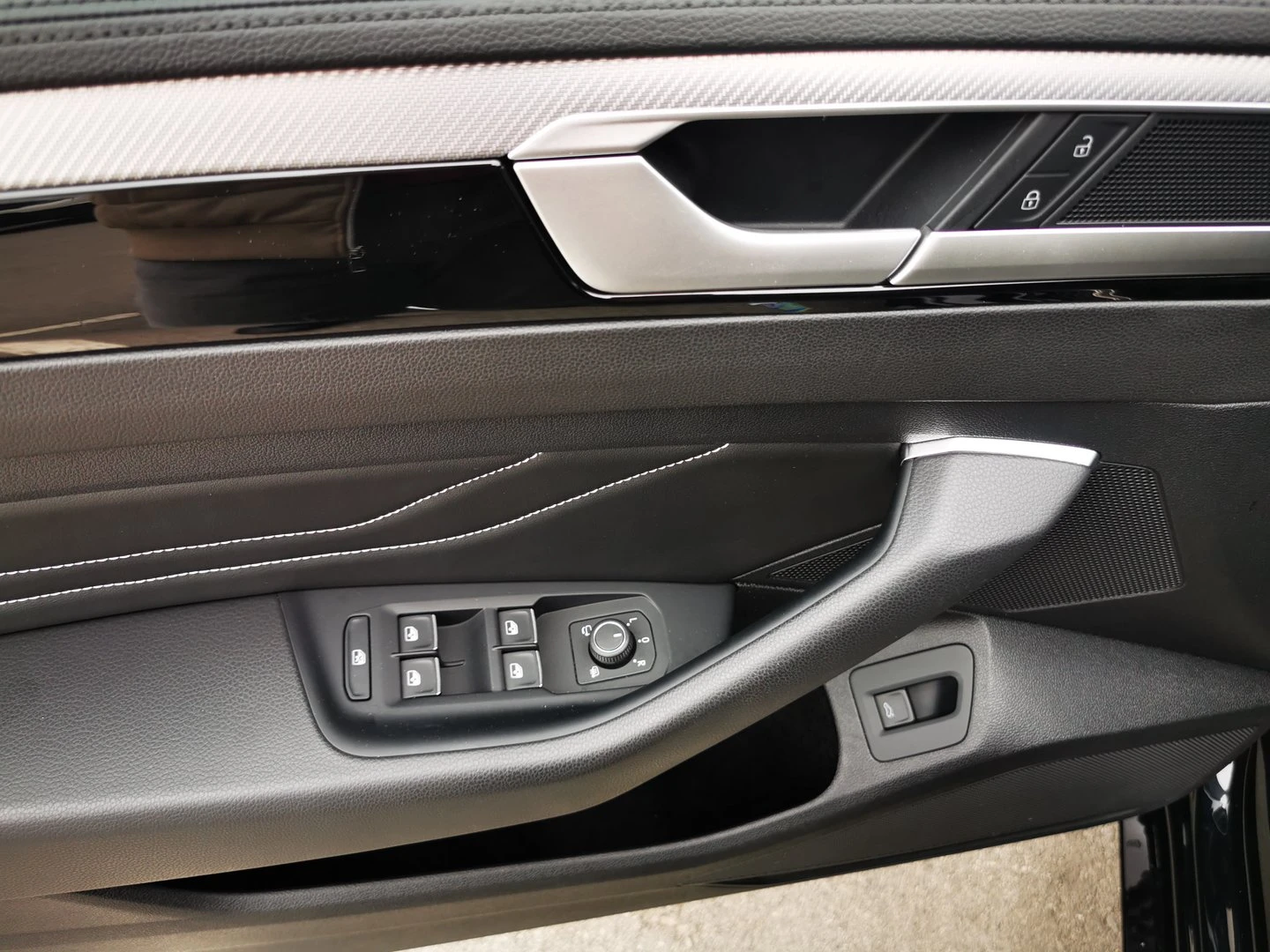 VW Arteon R-Line 2.0 TDI SCR 4MOT DSG | Mobile.bg   12