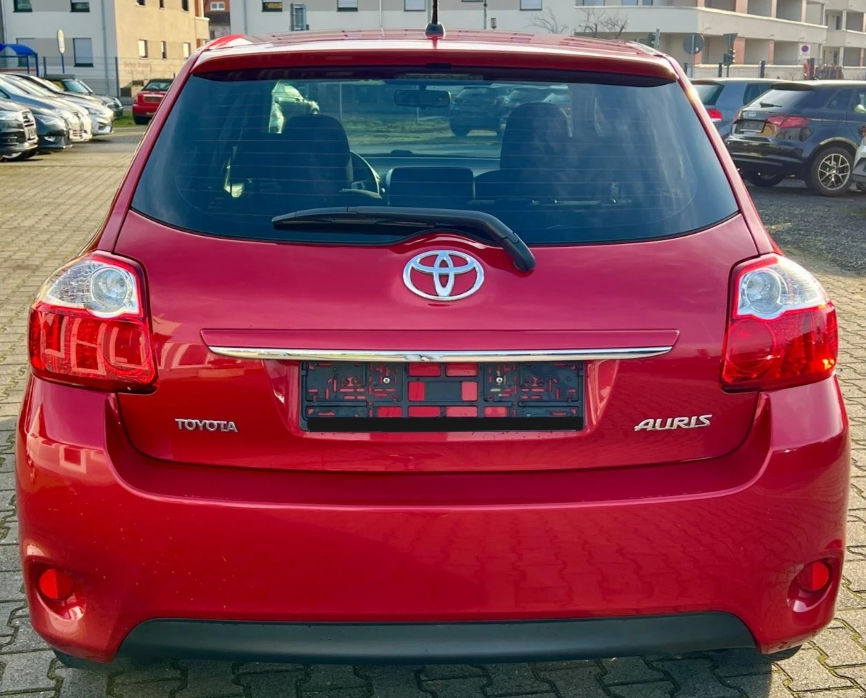 Toyota Auris 1.6i/SOLL - изображение 5